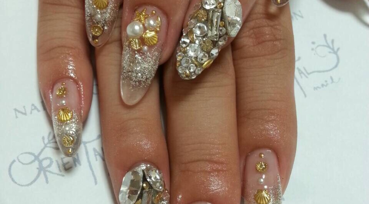 4  クリア×キラキラネイル