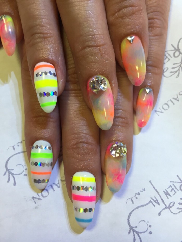 93  ネオンボーダー＆タイダイ柄