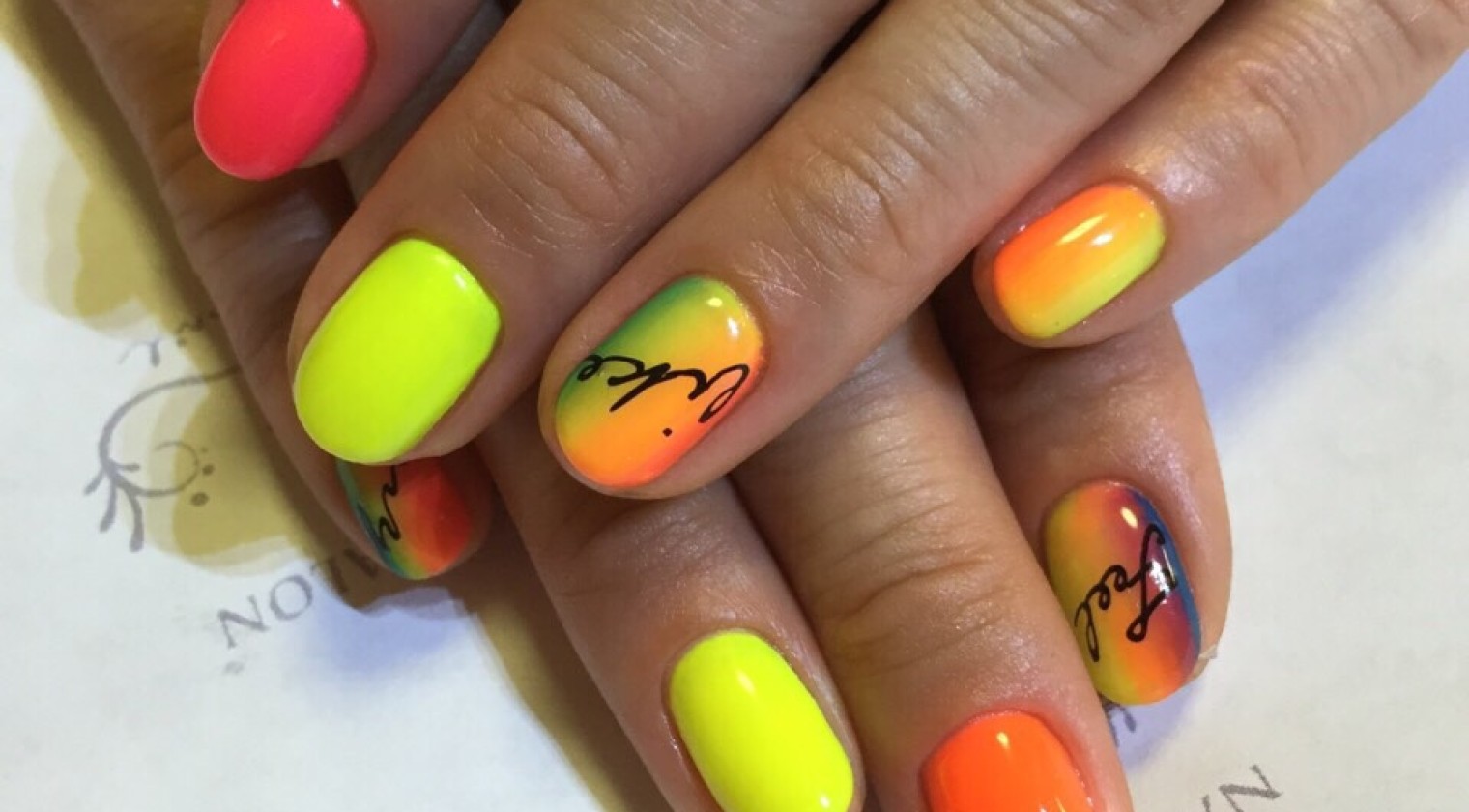 26  ネオングラデ