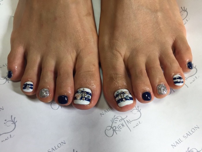 32  ボーダーネイル